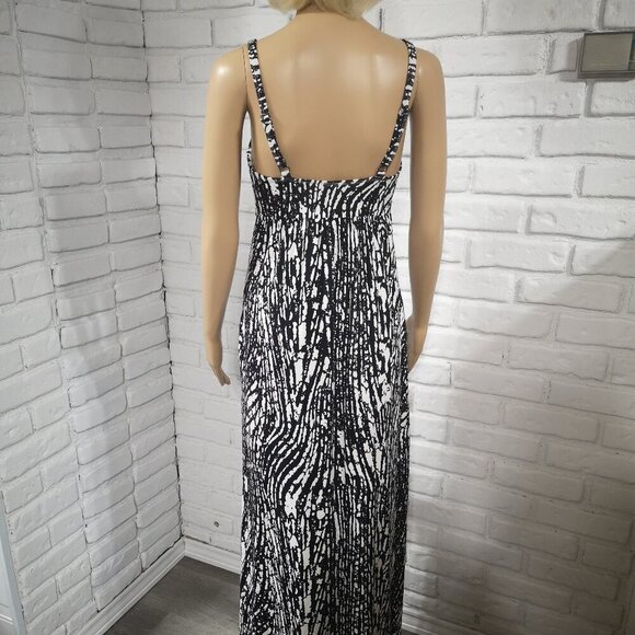 Simon Chang Ladies Size Small Black & White Pattern Sleeveless Maxi Dress - Picture 2 of 7